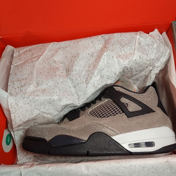 SOLD     NEW AIR JORDAN 4 RETRO TAUPE HAZE - Picture 5 of 7